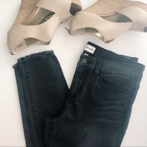 EUC Sneak Peek Boutique Grey/Black Distressed